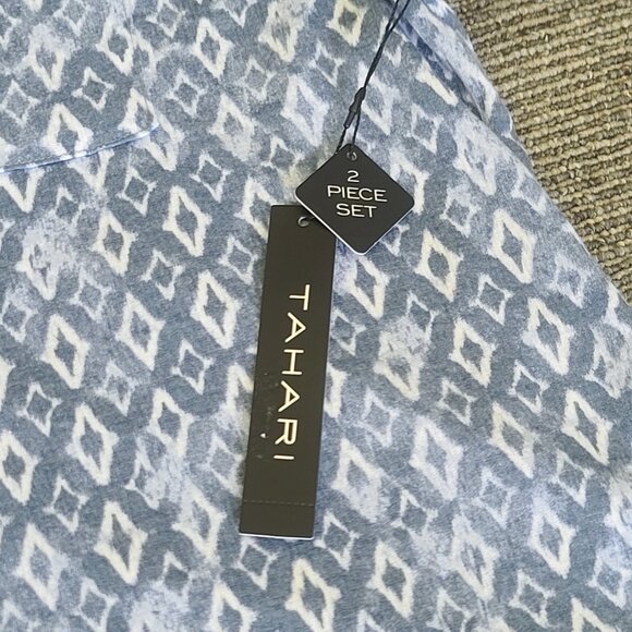 NWT TAHARI 2 Piece Matching Pajama Sleepwear Set XL Blue and White Top and Pants - Picture 11 of 16